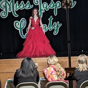 Sherri Hill Size 4 red ballgown